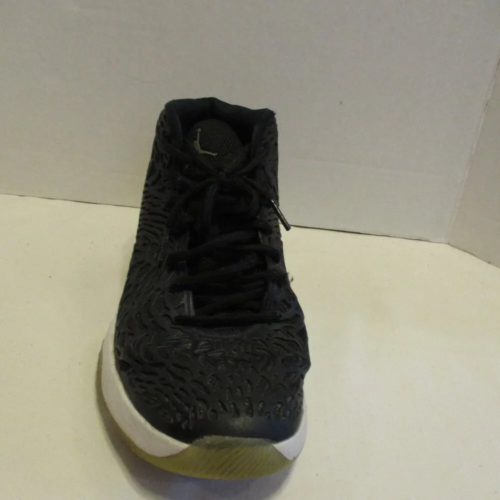Jordan Shoes Men Size 9.5 Black White Fitness Athletic Basketball Sneakers